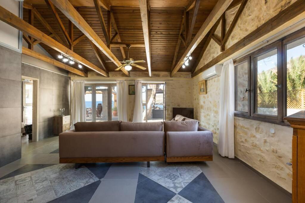 Villa Proto Helidoni - A Cozy Beachfront Villa Petres  Exterior photo
