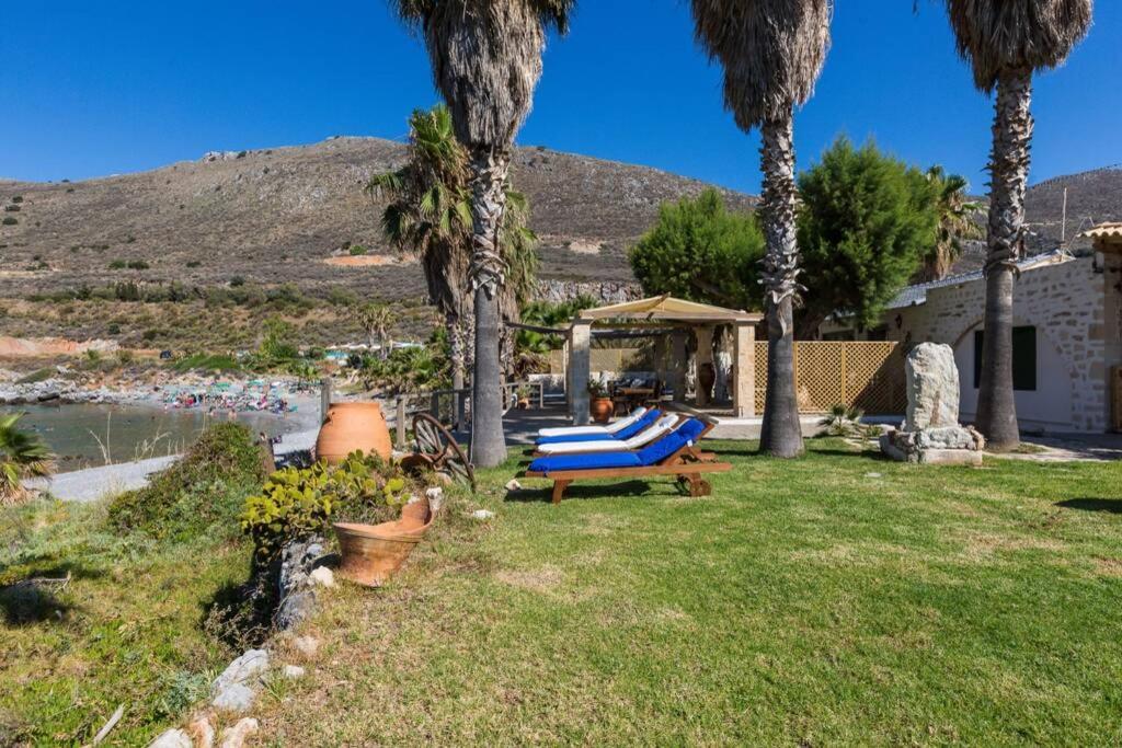 Villa Proto Helidoni - A Cozy Beachfront Villa Petres  Exterior photo