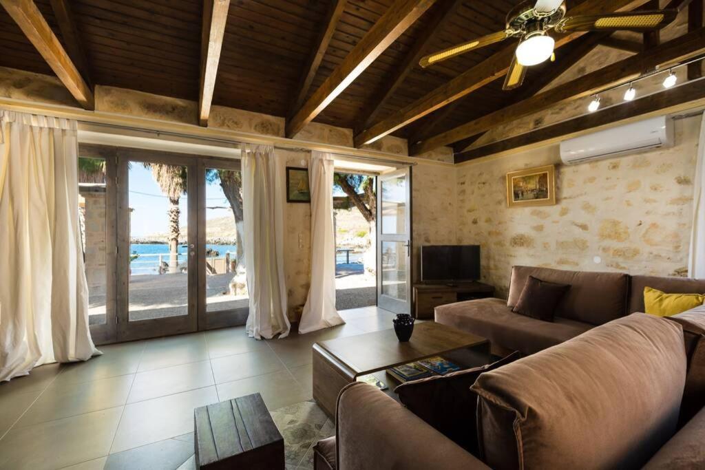 Villa Proto Helidoni - A Cozy Beachfront Villa Petres  Exterior photo